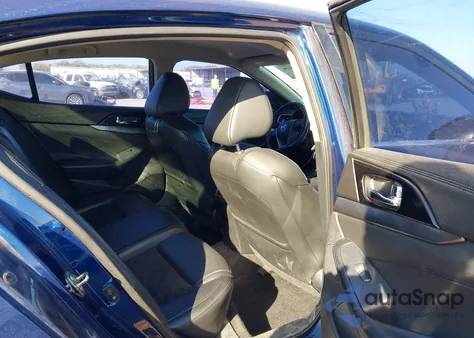 2017 Nissan Maxima 3.5 Sr z USA, uszkodzony, nr VIN 1N4AA6AP3HC371797